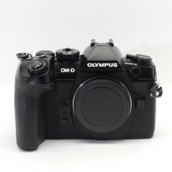 OLYMPUS E-M1 II