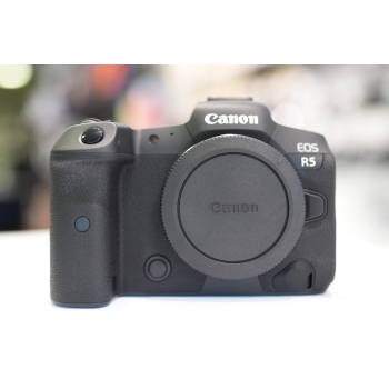 Canon EOS R5 (- de 4000 déclenchements)