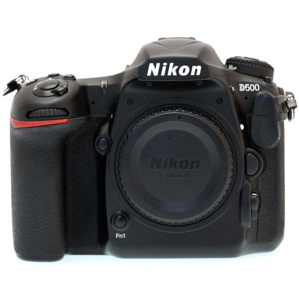 NIKON D500