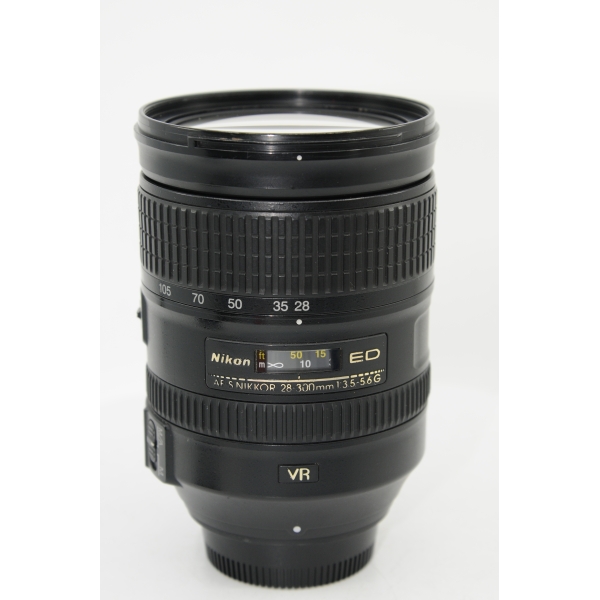 NIKON AF S 28-300/3.5-5.6 G