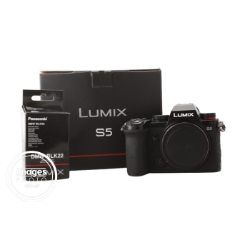 PANASONIC LUMIX S5 NU