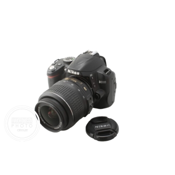 NIKON D3000 + 18-55 VR (13261 CLICS)