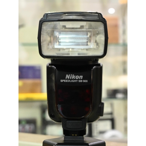 NIKON SB-900