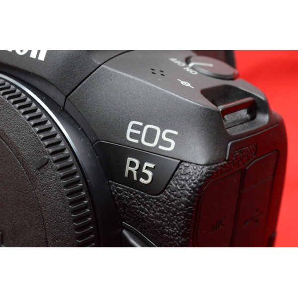 CANON EOS R5 NU (-de 28000clics)