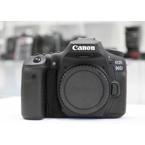 CANON EOS 90D