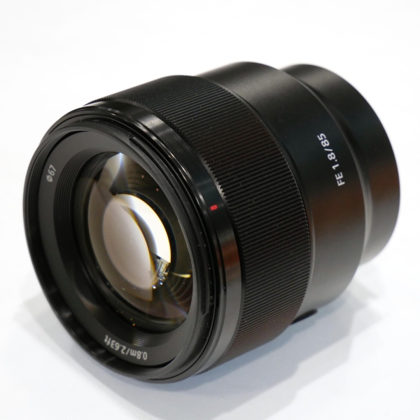 Sony FE 85 mm f/1.8