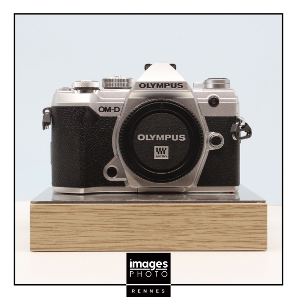 OLYMPUS OM-D E-M5 MARK III