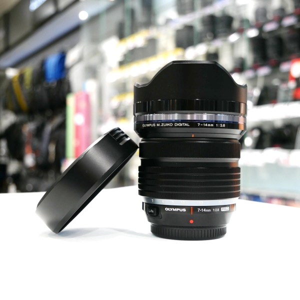 Olympus 7-14 mm f/2.8 PRO