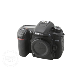 NIKON D7500 NU (12356 CLICS)