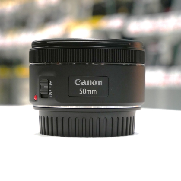 Canon EF 50 mm f/1.8 STM