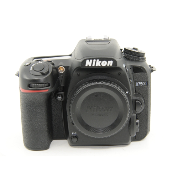 NIKON D7500 (5600 clics)