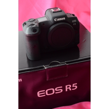 CANON EOS R5 NU (-de 3000 clics)