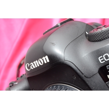 CANON EOS 5D MK IV 39241 clics  + GRIP + BOOK