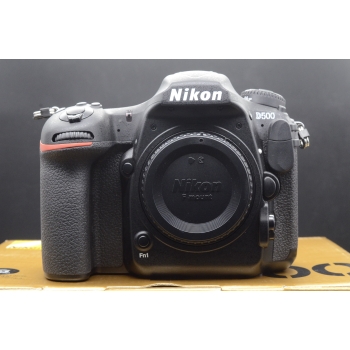 NIKON D 500 NU   7356 clics  2 batteries