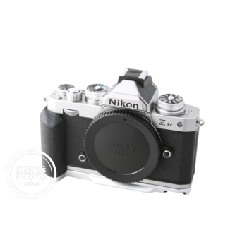 NIKON Z FC NU (46352 CLICS)