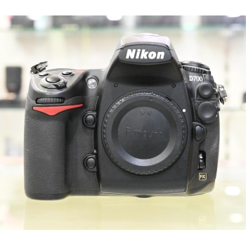 NIKON D700